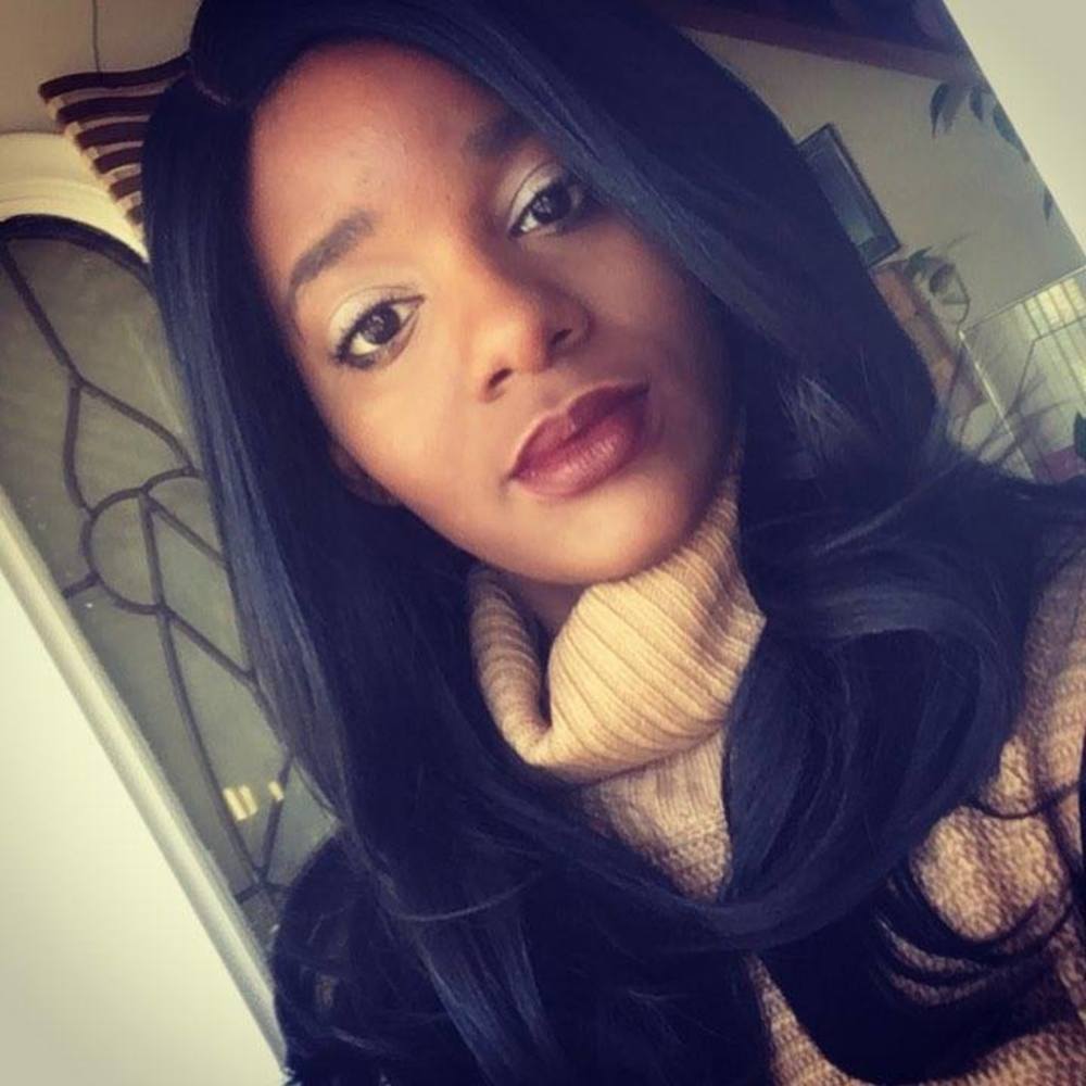 Meet your Posher, Cheerona